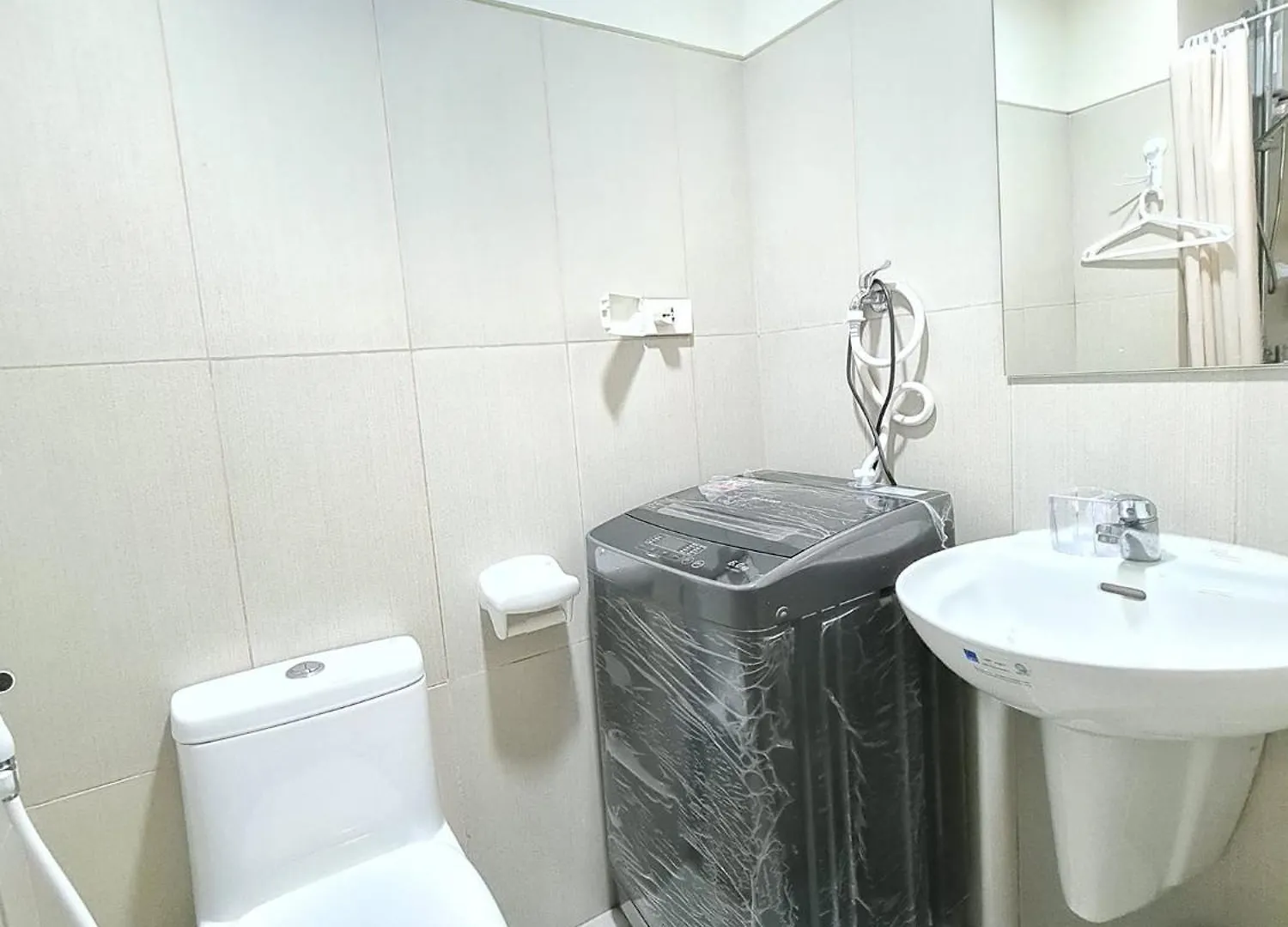 #20 Breeze Residences Manila 0*,  Philippines