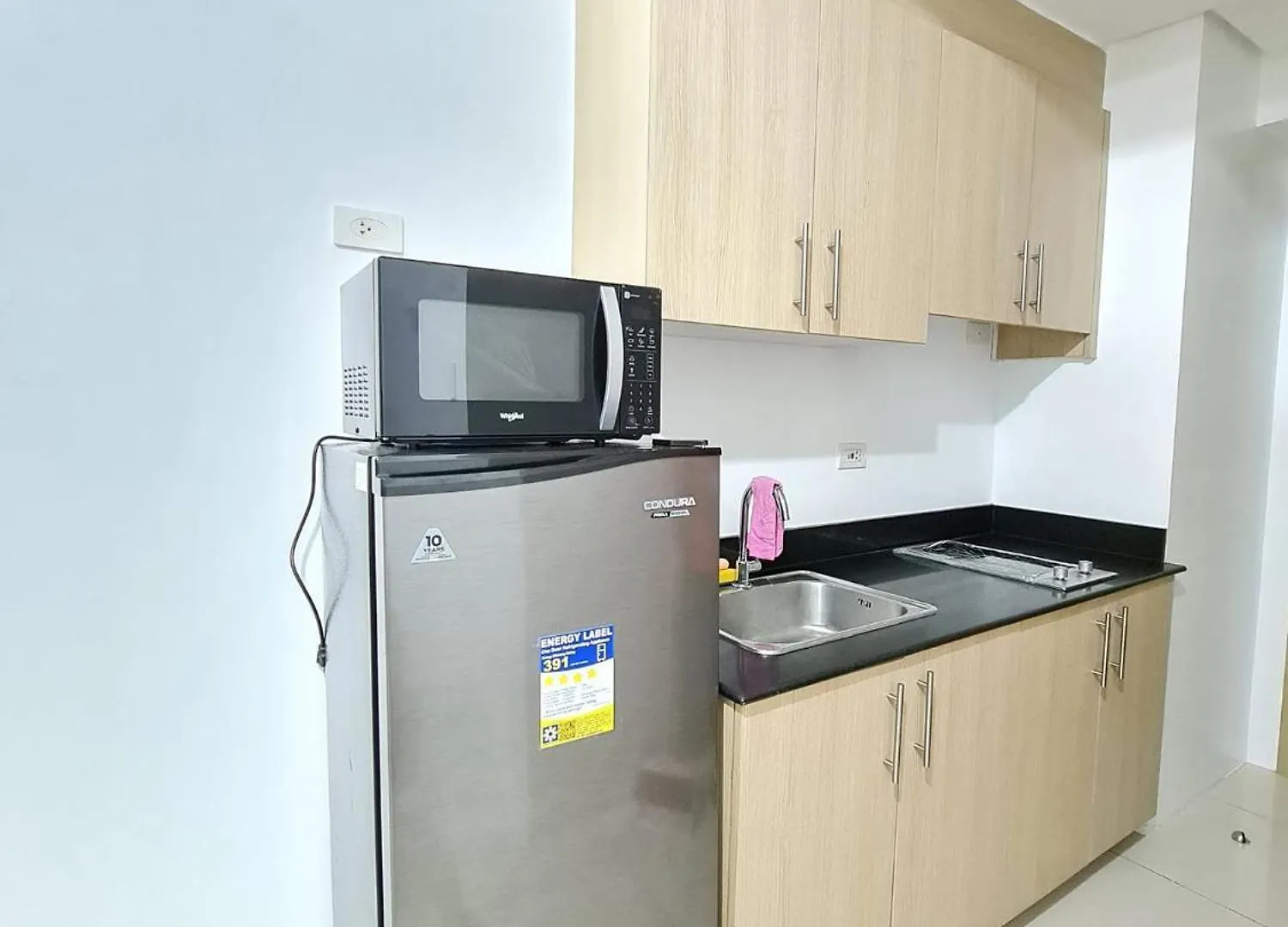 #20 Breeze Residences Manila Apartment